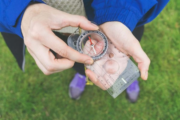 Où trouver les meilleures pistes cyclables pour explorer les paysages de la Toscane, Italie?